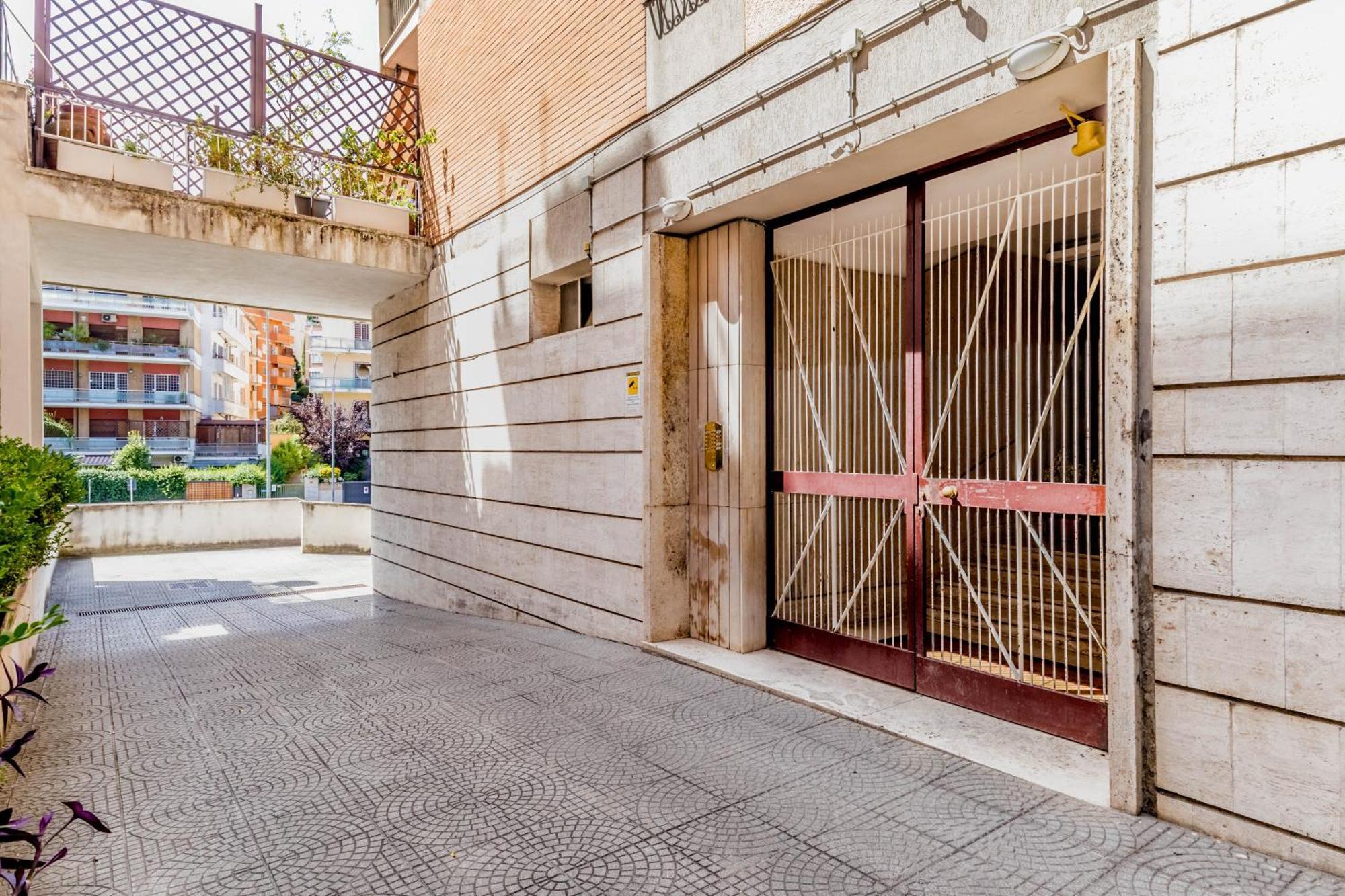 דירות רומא L'Attico Con Terrazza In Corso Francia מראה חיצוני תמונה